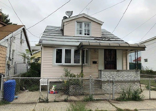 1st image of 1161 E 88th St