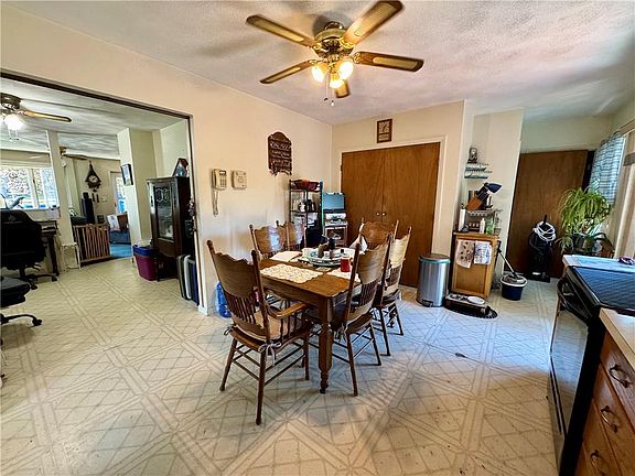 3rd image of 76 Lydia Ave