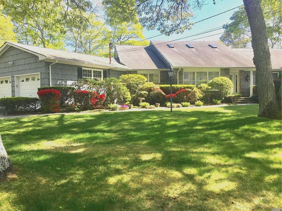 1st image of 18 Alcolade Dr W