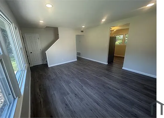 9404 Omar Khayyam Blvd — Photo 5