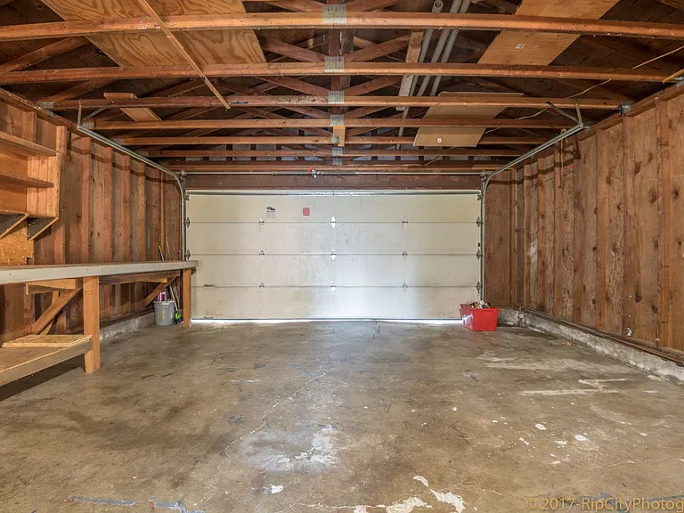 8020 SW Thorn St — Photo 4