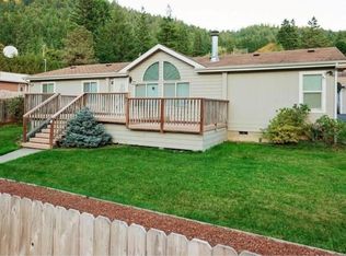 55 Parish Ln, Weott, CA 95571