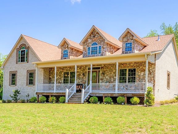 3rd image of 800 Butler Rd