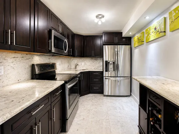 7000 NW 17th Street #203, Plantation, FL 33313