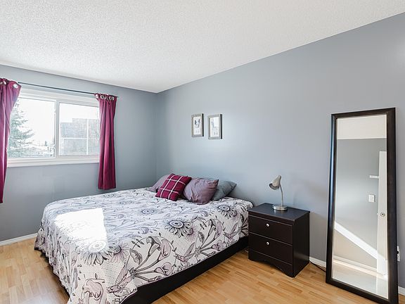 5th image of 6 Kiniski Cres NW