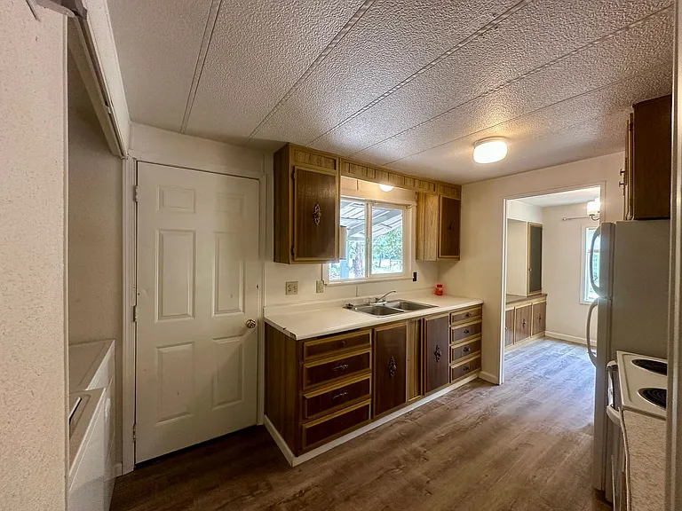 11405 Hamaker Mountain Rd — Photo 3