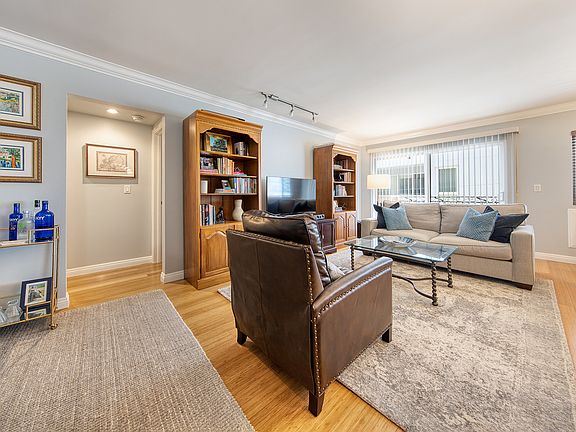 5th image of 1154 S Barrington Ave APT 215