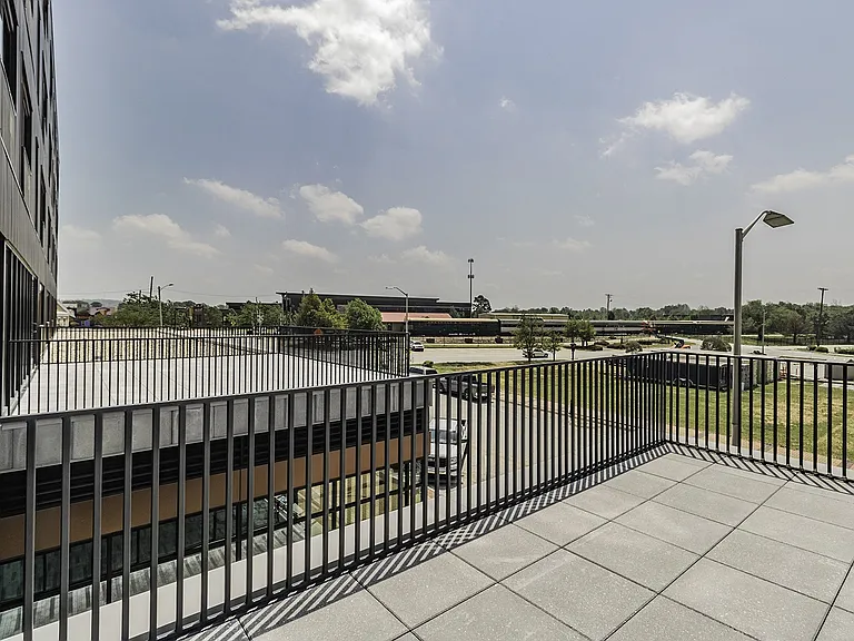 202 Railside — Photo 29