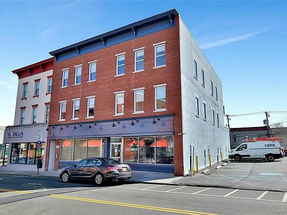3rd image of 145 Main St #202
