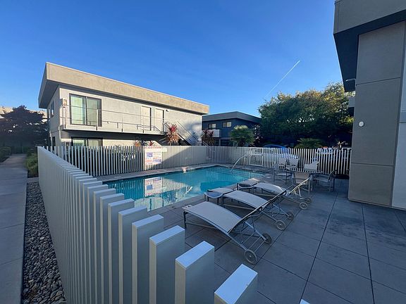 3rd image of 1654-1662 Hollenbeck Ave #1654-05