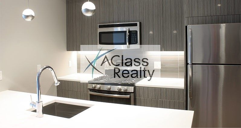 1st image of 27-11 Hoyt Ave S #2