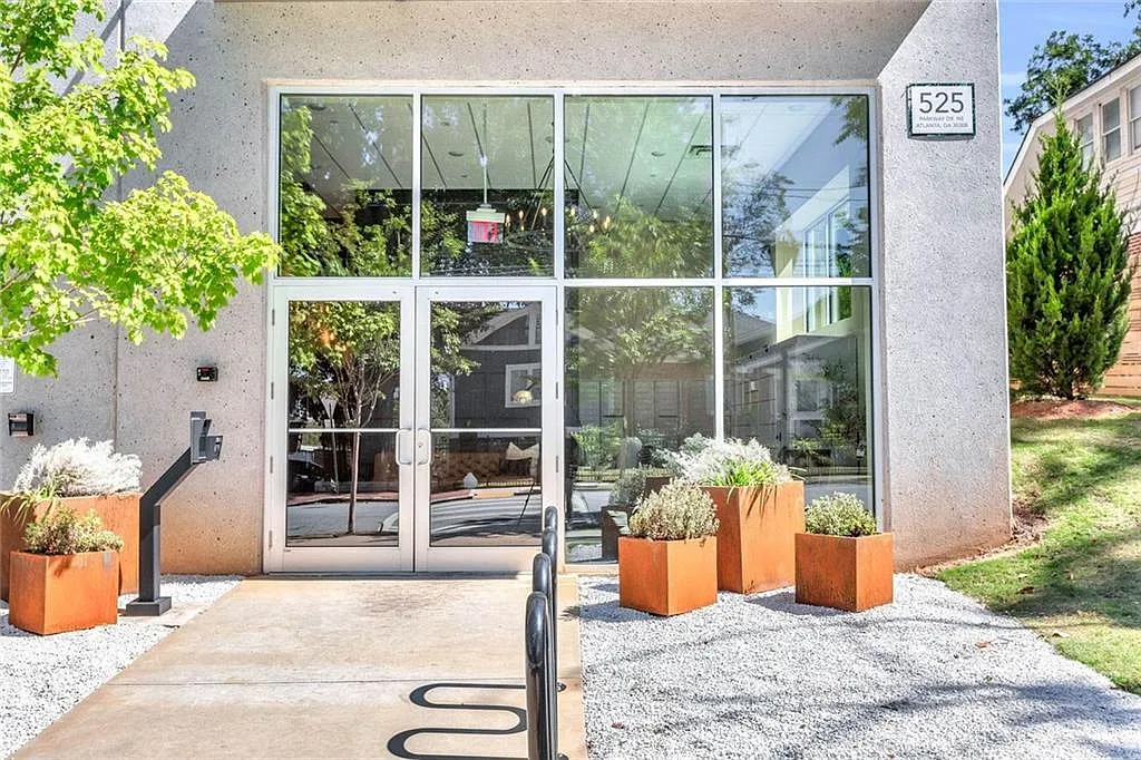 1 bed, 1.0 bath, 657 sqft, $1,450 — Photo 2