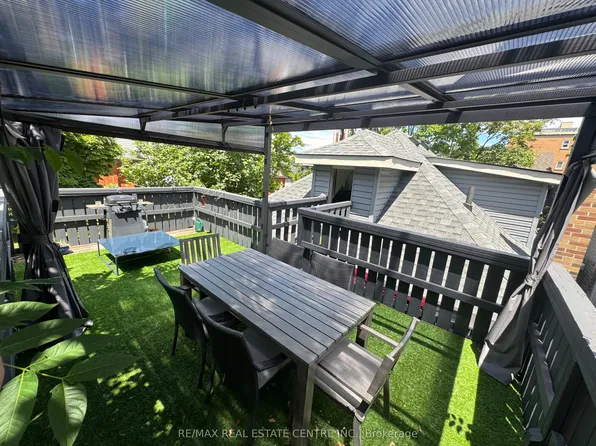 120 Herkimer St, Hamilton, ON L8P 2G7