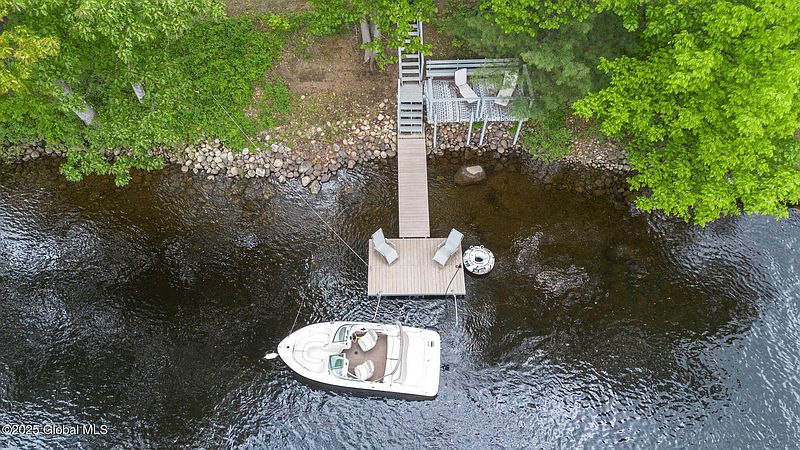 3rd image of 858 East River Drive