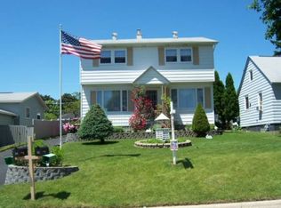 24 N Metropolitan Ave, Waukegan, IL 60085