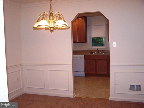 5th image of 7336 Mallory Ln