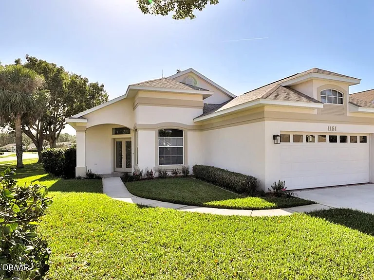 1161 Siesta Key Cir — Photo 1