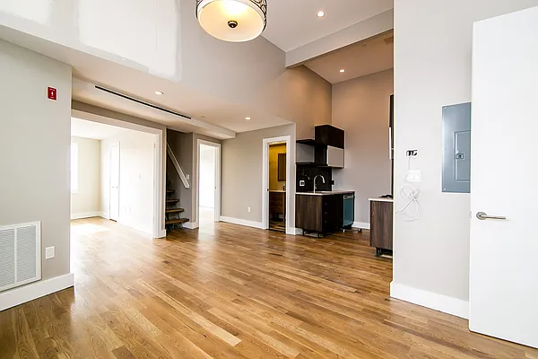 Rented by Nooklyn NYC LLC | media 62