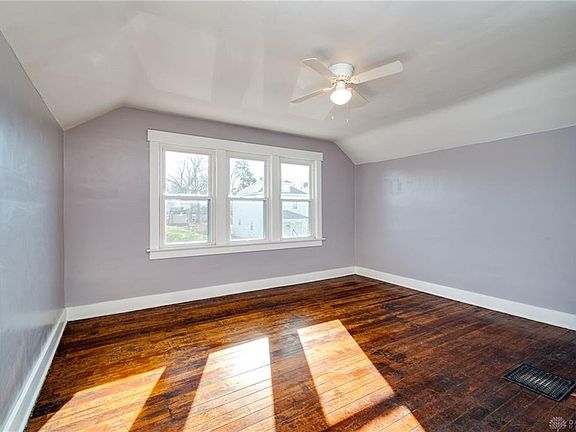 5th image of 49 Livingston Ave