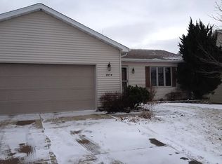 2834 Rutherford Dr, Bloomington, IL 61705