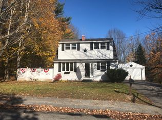 27 Charles St, Winthrop, ME 04364