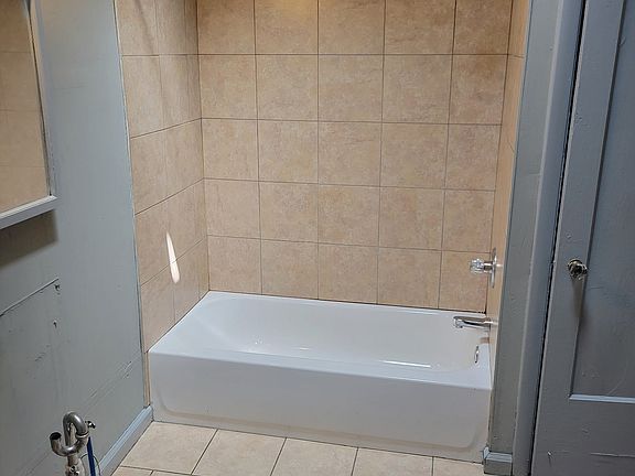 5th image of 4937 N 9th St