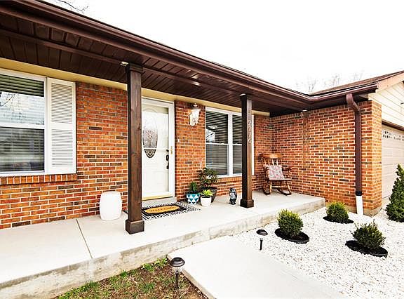 3rd image of 2776 Creekwood Manor Ln