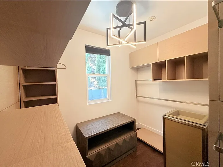 1801 Roscomare Rd — Photo 22