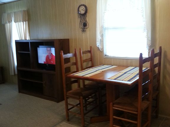 4th image of 21 Lake Griffin Dr