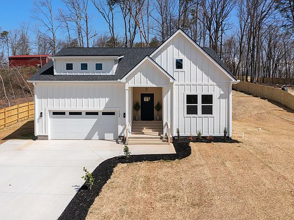 3rd image of 104 Pittman Dr