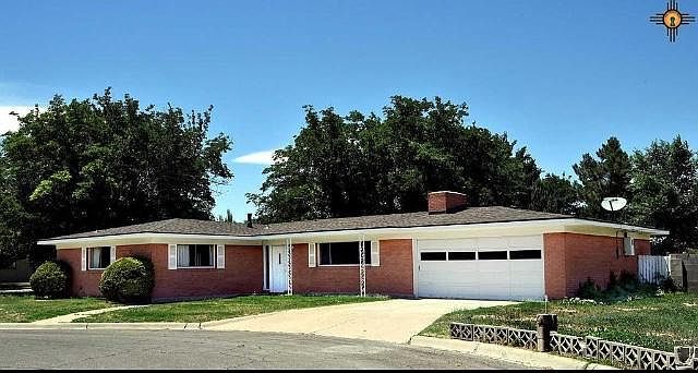 1st image of 601 Rosemary Ln
