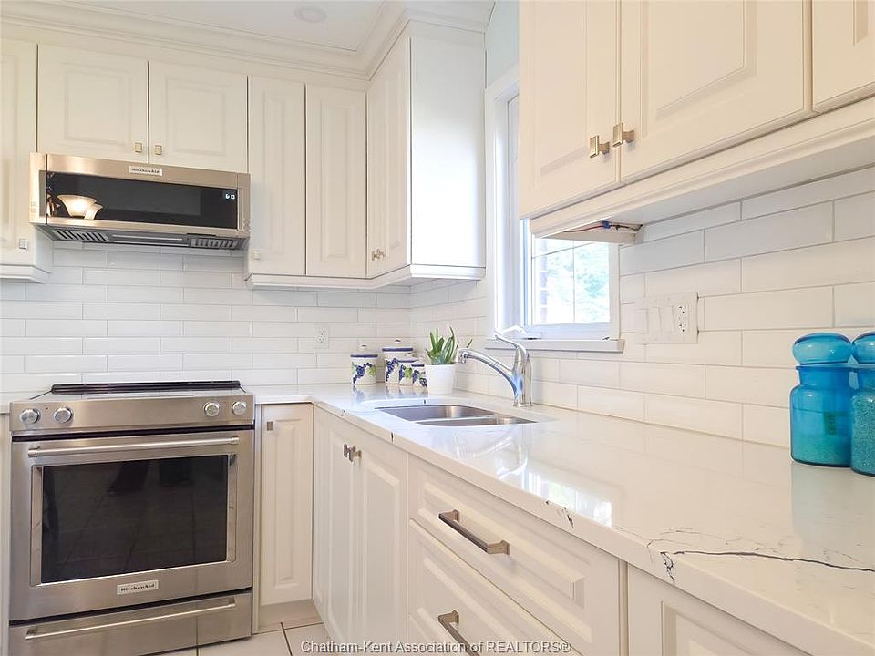 16th image of 465 Victoria Ave