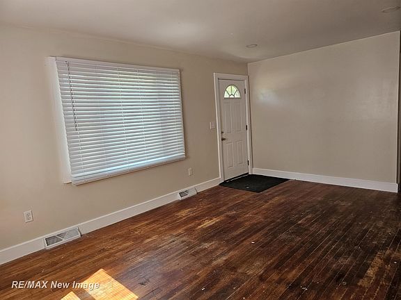 3rd image of 2126 Hammel St