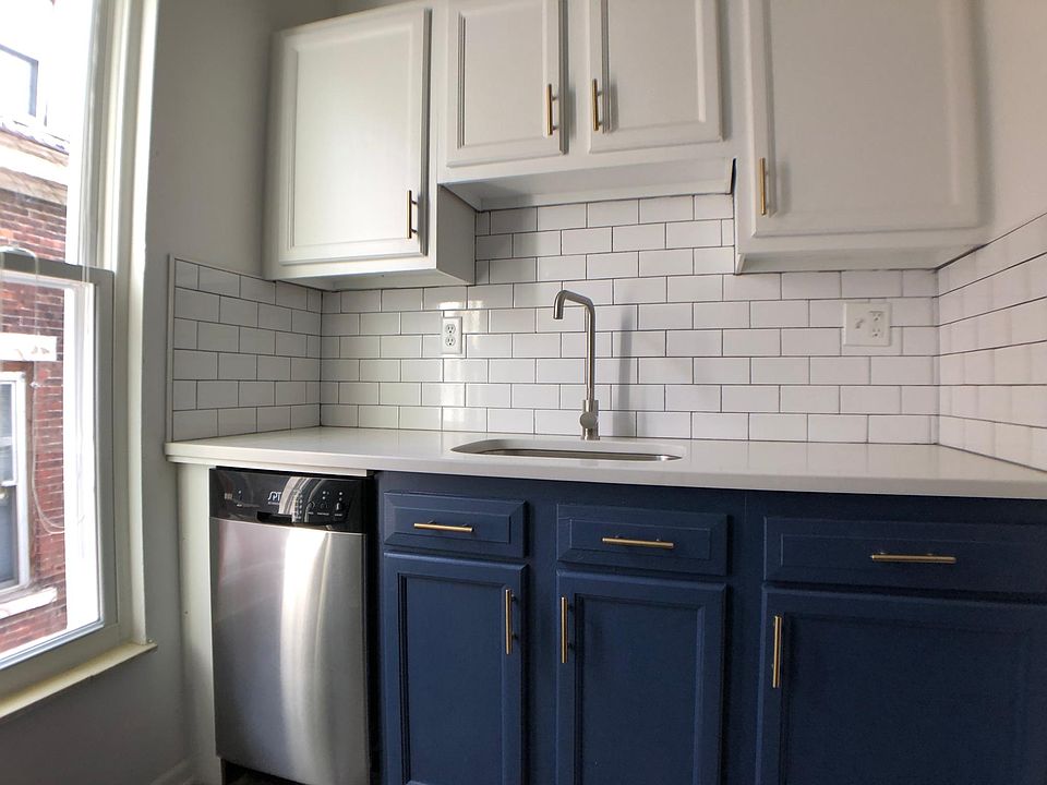 1st image of 881 1/2 Oak St