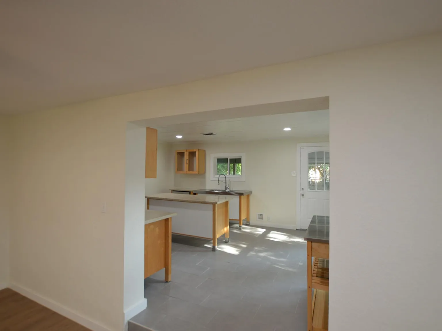 5 bed, 3.5 bath, 2442 sqft, $2,450 — Photo 3