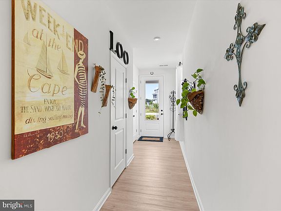 5th image of 21440 Sweetwater Sq