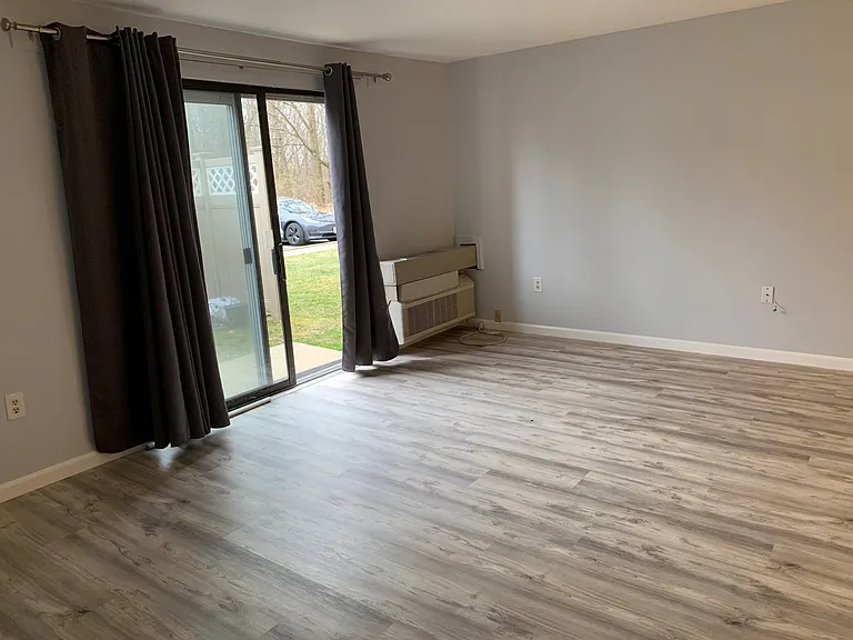 25 Village Rock Ln #1 — Photo 4