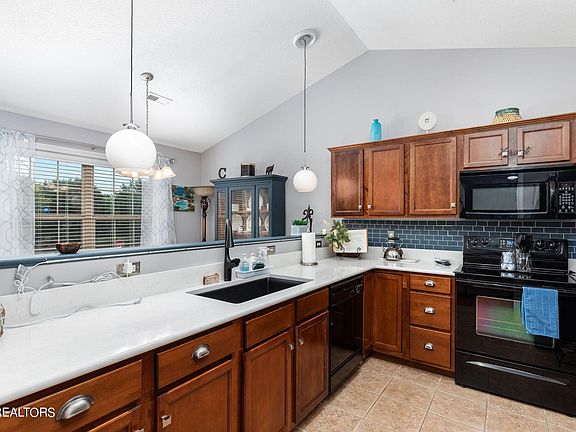 3rd image of 5004 Ivy Rock Way #42