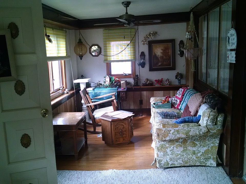 2nd image of 309 E Elm St