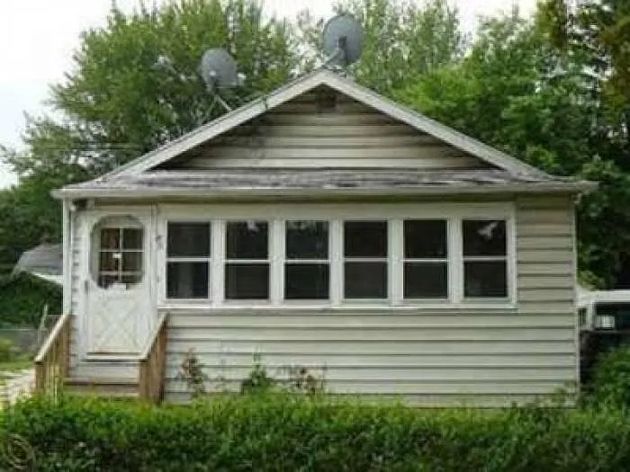 89 W Jarvis Ave photo 1