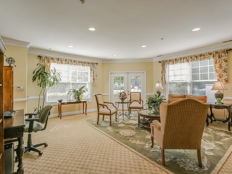 Sunstone Apartments — Photo 17