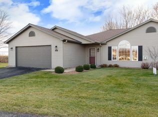 1710B Carriage Home Dr, Austin, MN 55912
