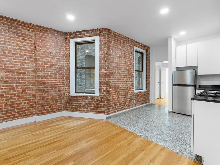 229 E 53rd St #3-E — Photo 2