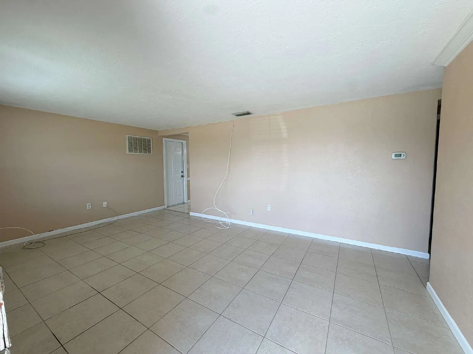2 bed, 1.0 bath, 864 sqft, $1,500 — Photo 3