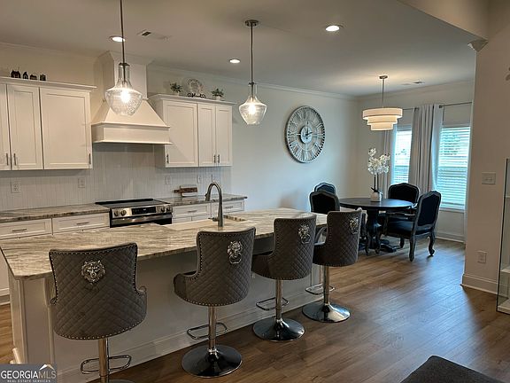 4th image of 120 Field View Ln