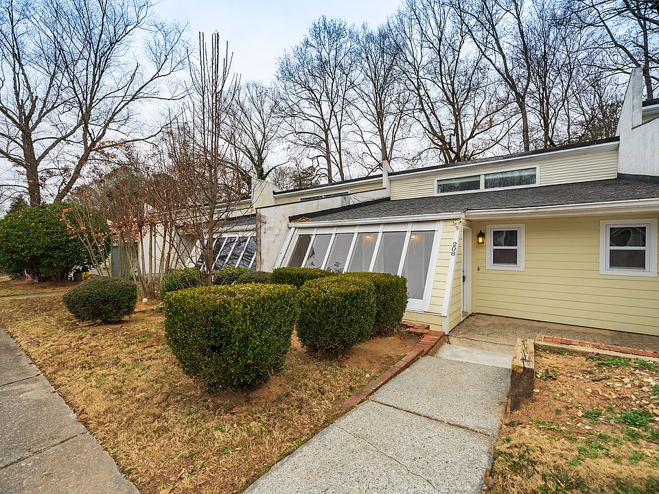 1st image of 208 Goshen Ln