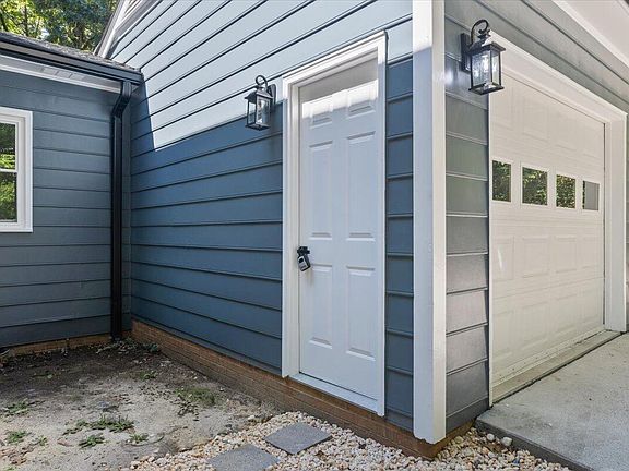4th image of 4026 Deep Wood Cir