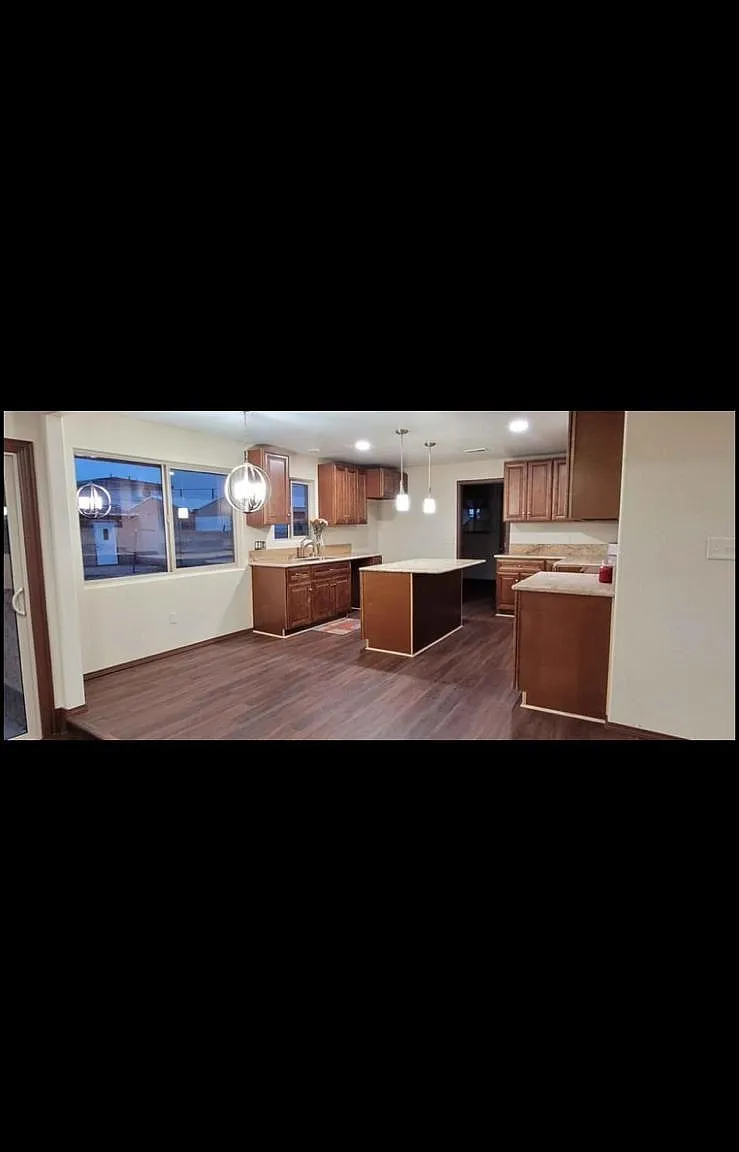 3 bed, 1880 sqft, $2,000 — Photo 4