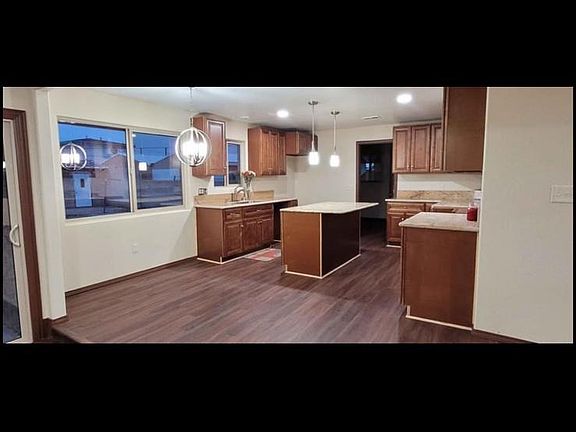 3rd image of 1204 W Castillo Ave