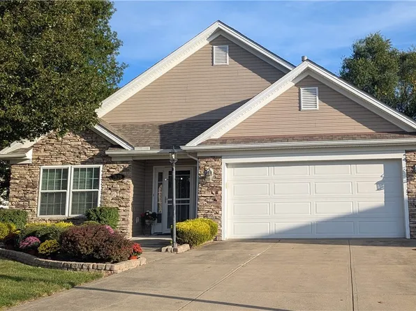 7639 Falling Leaf Dr, Seven Hills, OH 44131